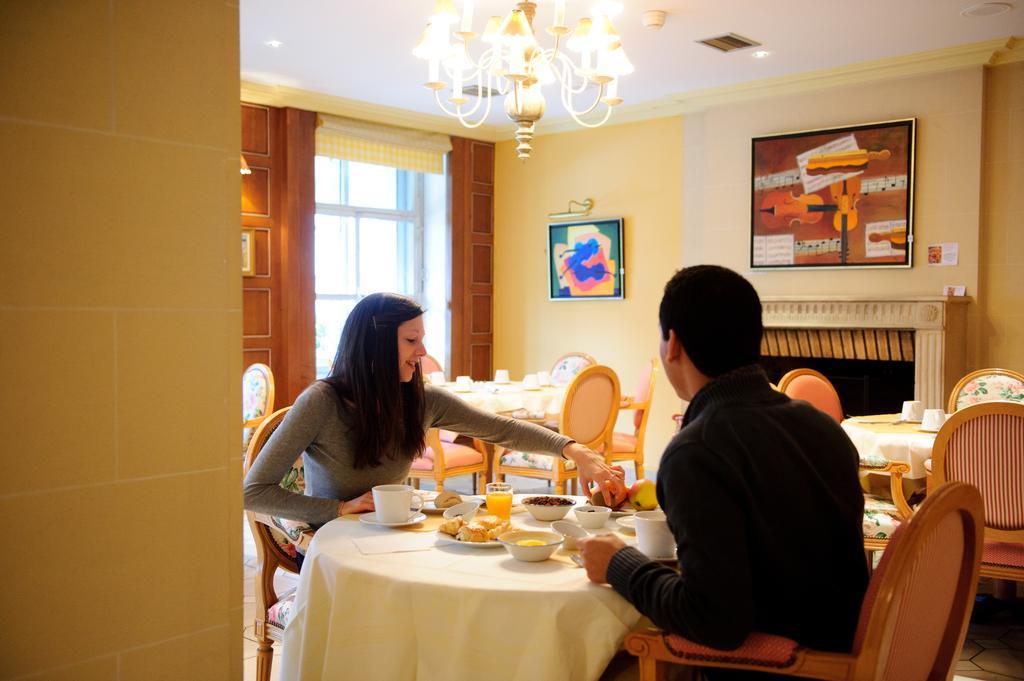 Le Grand Hotel Saint-Quentin  Buitenkant foto