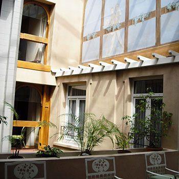 Le Grand Hotel Saint-Quentin  Buitenkant foto