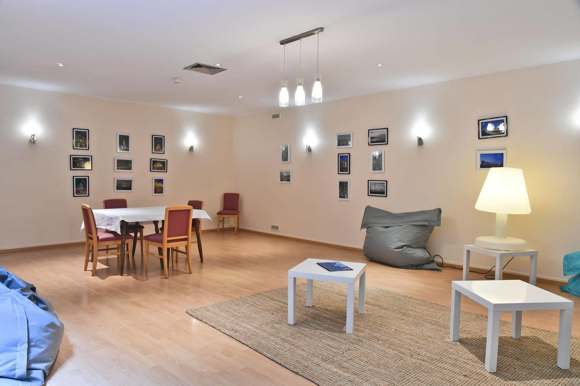 Le Grand Hotel Saint-Quentin  Buitenkant foto