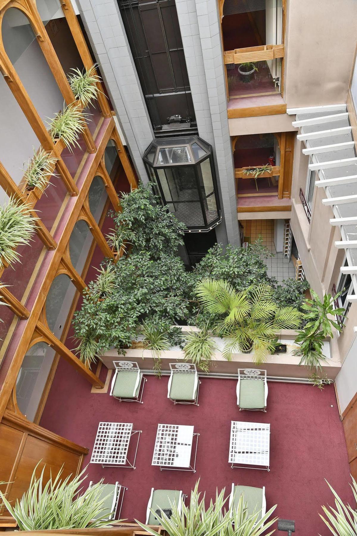 Le Grand Hotel Saint-Quentin  Buitenkant foto
